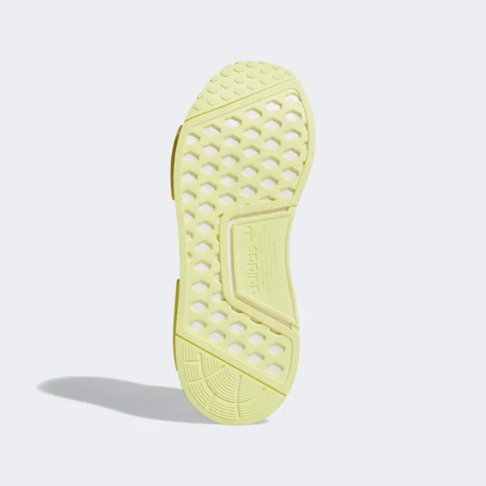 [NEW] Women's Adidas NMD_R1 Shoes GX8382 - Picture 3 of 8